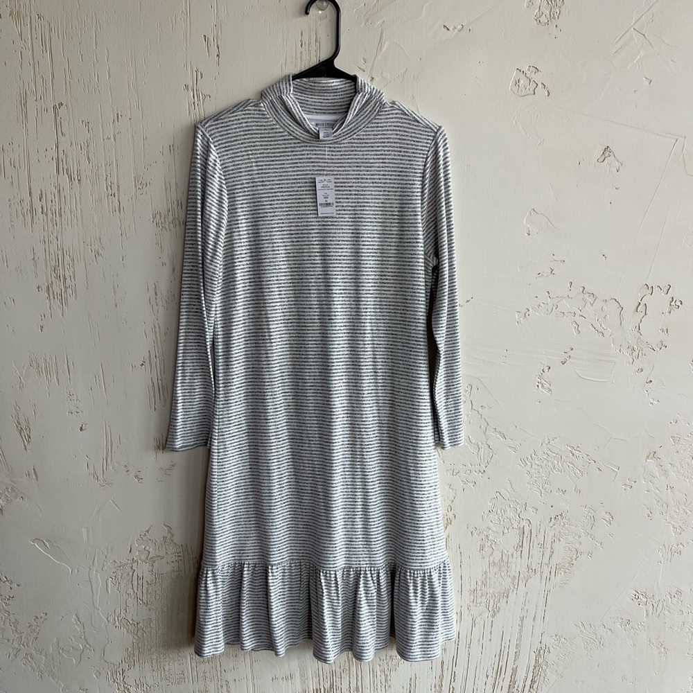 NWT White House Black Market mock neck sweater dress. Size M.